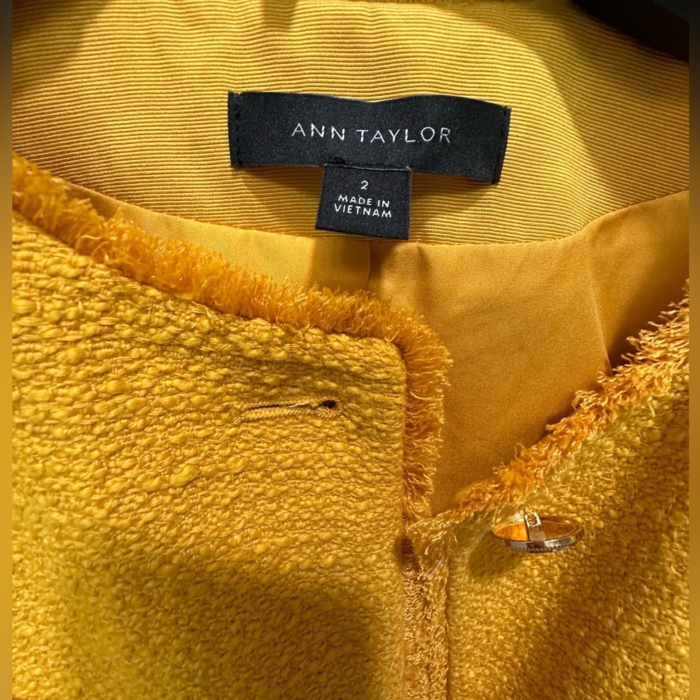 Ann Taylor Yellow Cropped Blazer with Tailored Fit - Picture 4 of 5